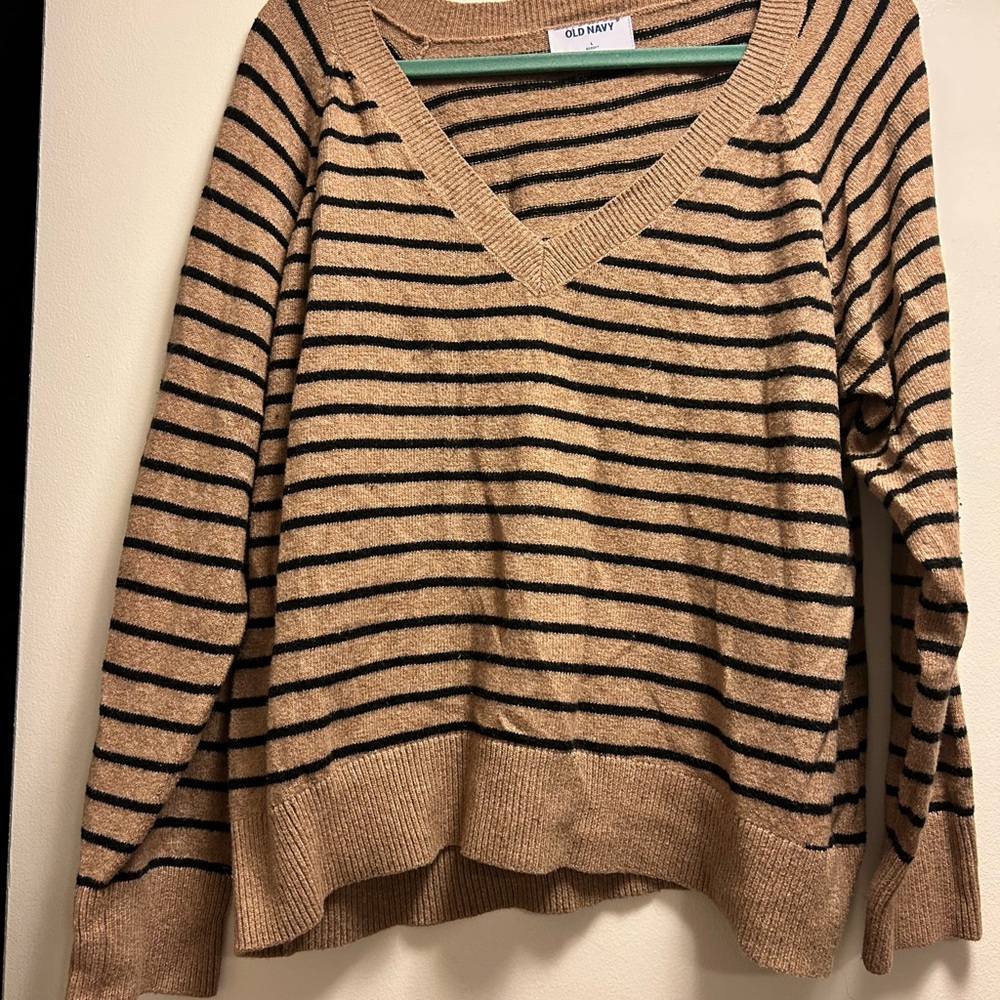 Old Navy Women's Beige and Black Striped V-Neck Sweater